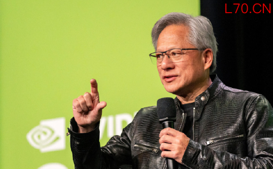 黄仁勋预测万亿AI芯片营收 官宣Groq 3芯片并加码OpenClaw安全生态